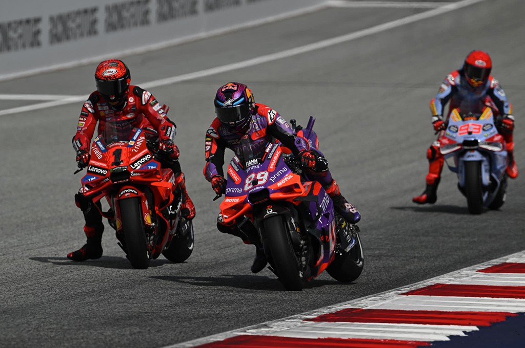 MotoGP Austrian GP Pecco Bagnaia takes Sprint win from Martin after captivating race